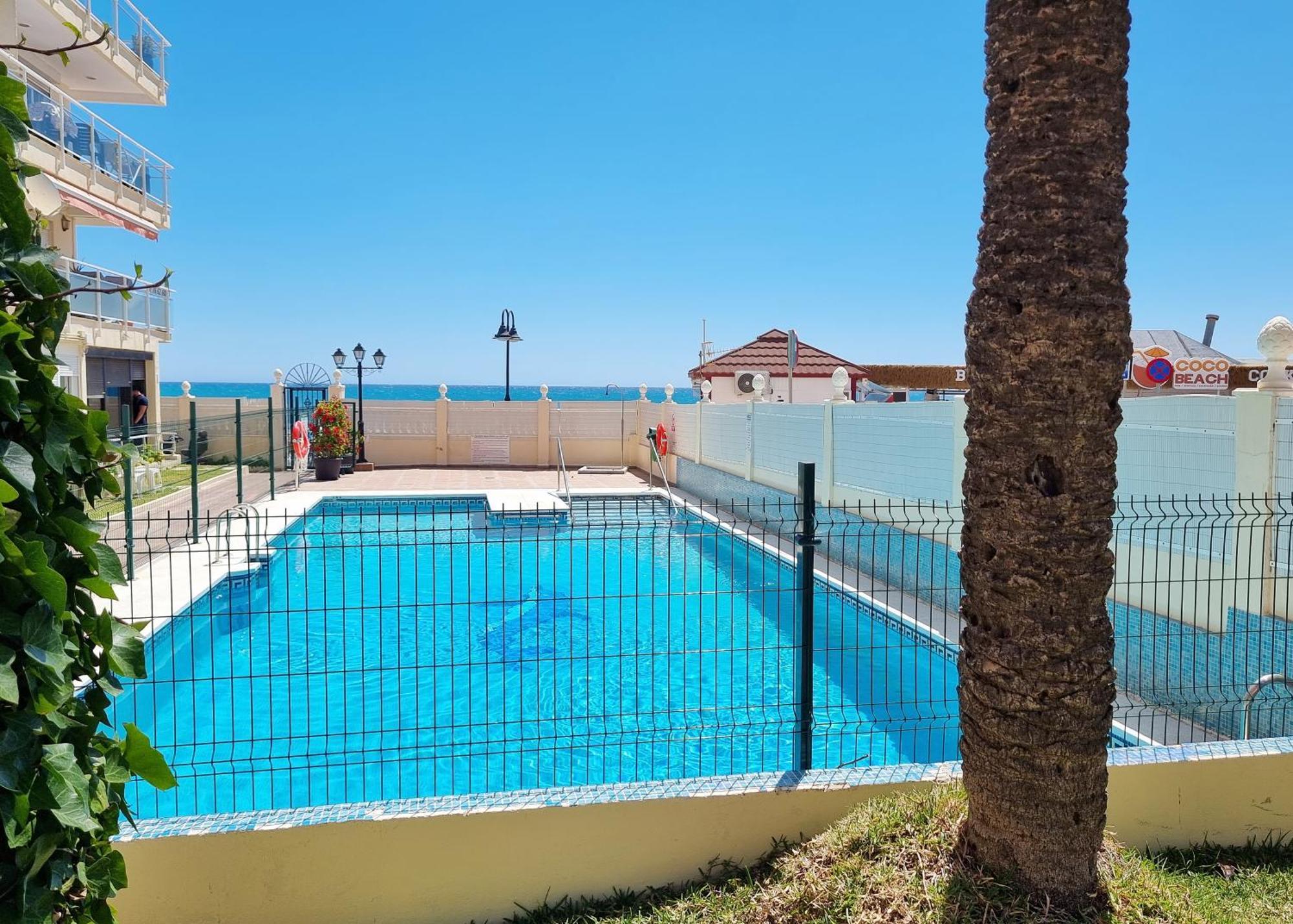 Tinoko Apartament In La Carihuela Beach Torremolinos Exterior foto